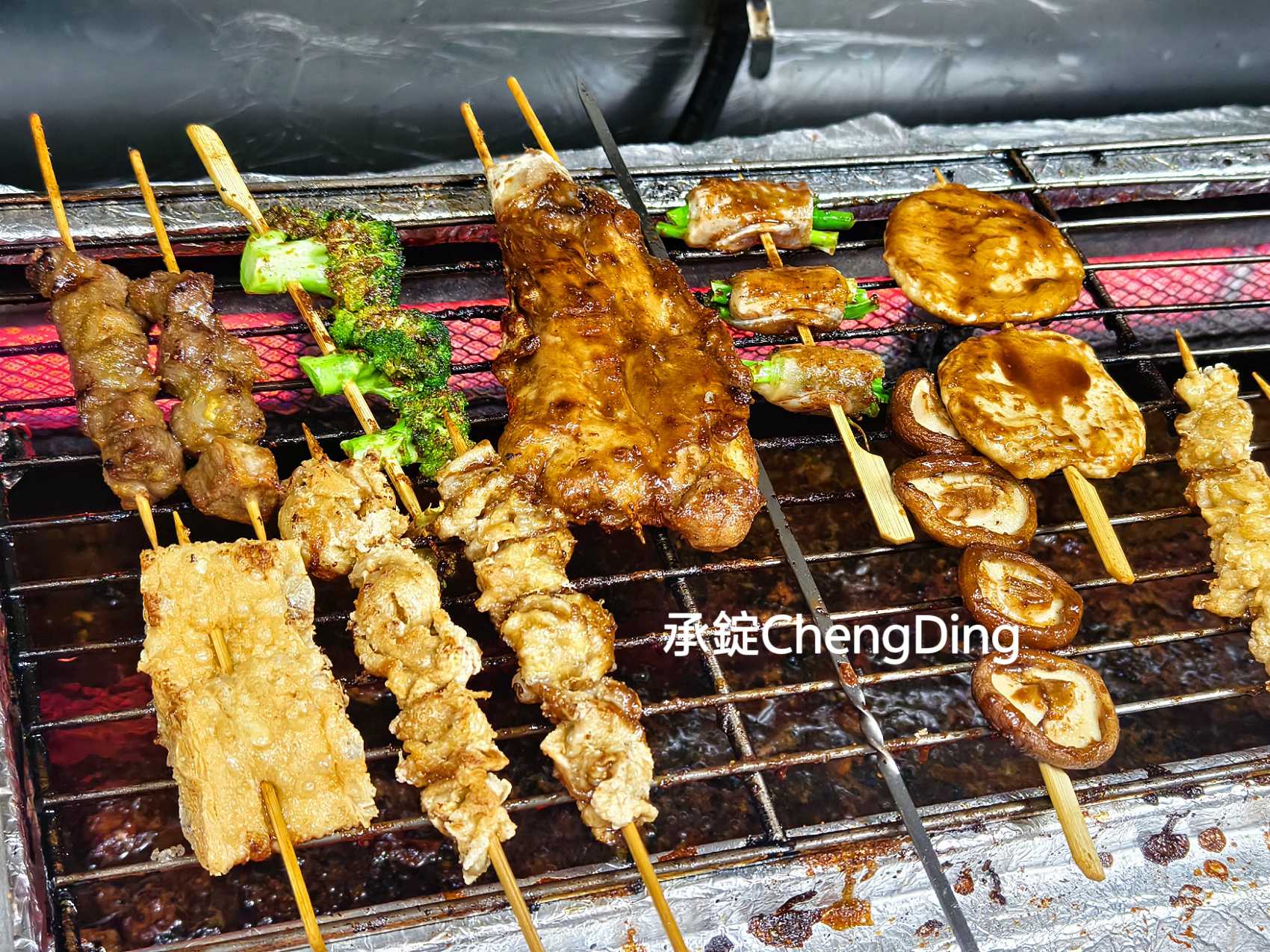 學生推薦【台中逢甲夜市美食】職人級串燒居酒屋「柒息地逢甲店」:五小時熬製烤肉神醬,最低只要19元起! - 第11張圖