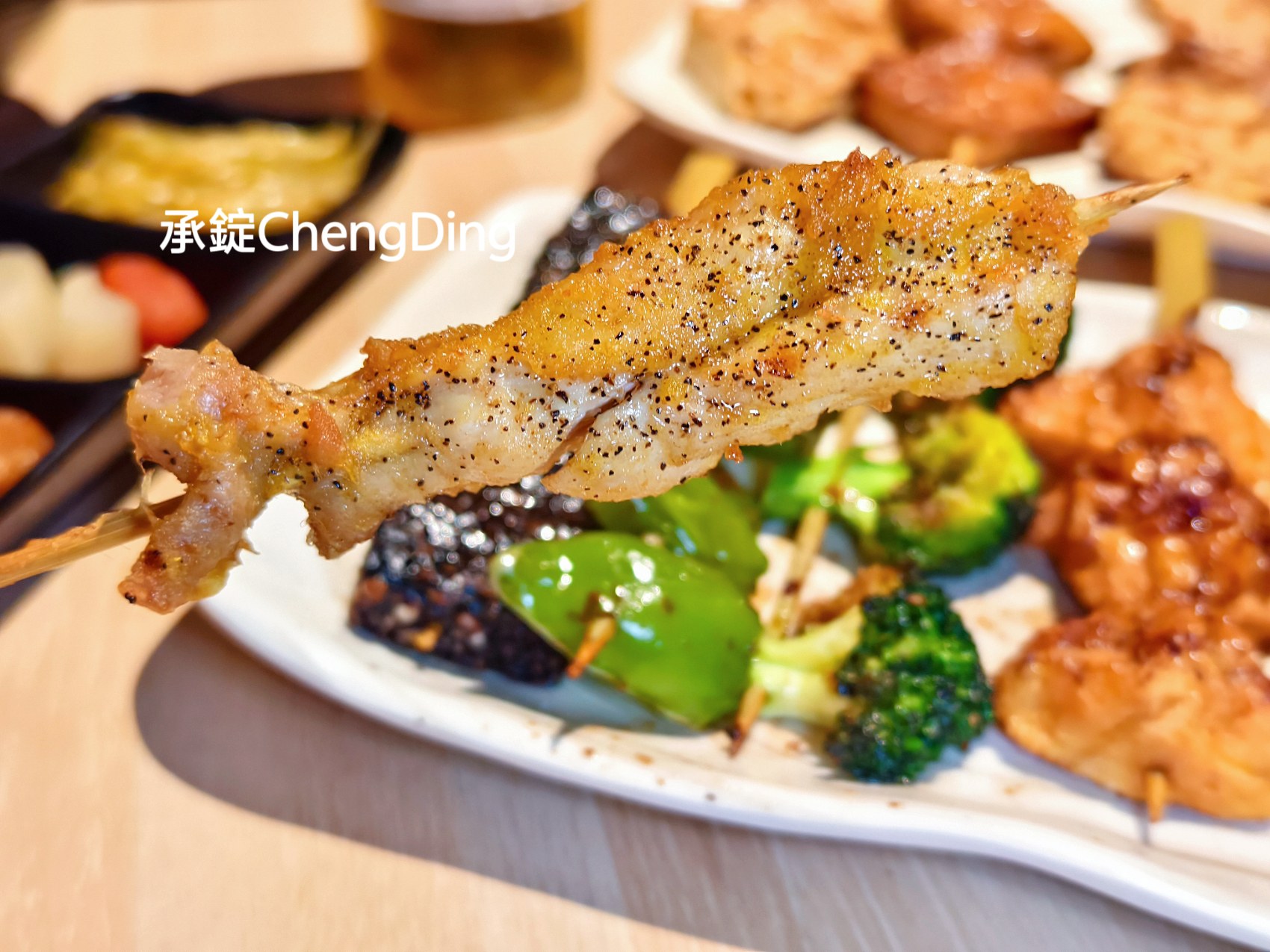 學生推薦【台中逢甲夜市美食】職人級串燒居酒屋「柒息地逢甲店」:五小時熬製烤肉神醬,最低只要19元起! - 第19張圖