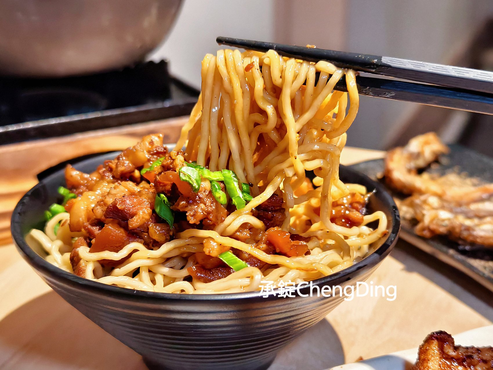 學生推薦【台中逢甲夜市美食】職人級串燒居酒屋「柒息地逢甲店」:五小時熬製烤肉神醬,最低只要19元起! - 第26張圖