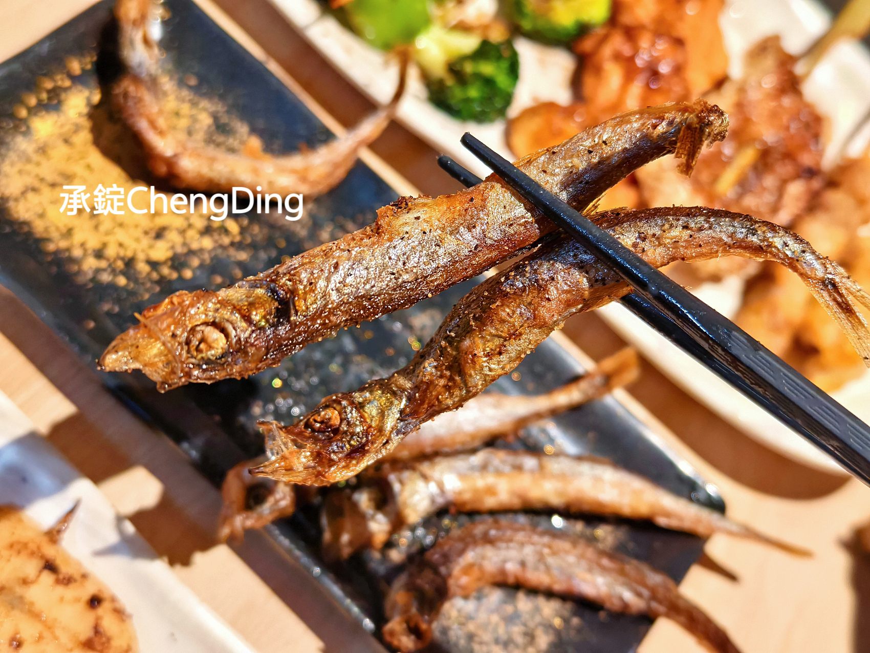 學生推薦【台中逢甲夜市美食】職人級串燒居酒屋「柒息地逢甲店」:五小時熬製烤肉神醬,最低只要19元起! - 第28張圖