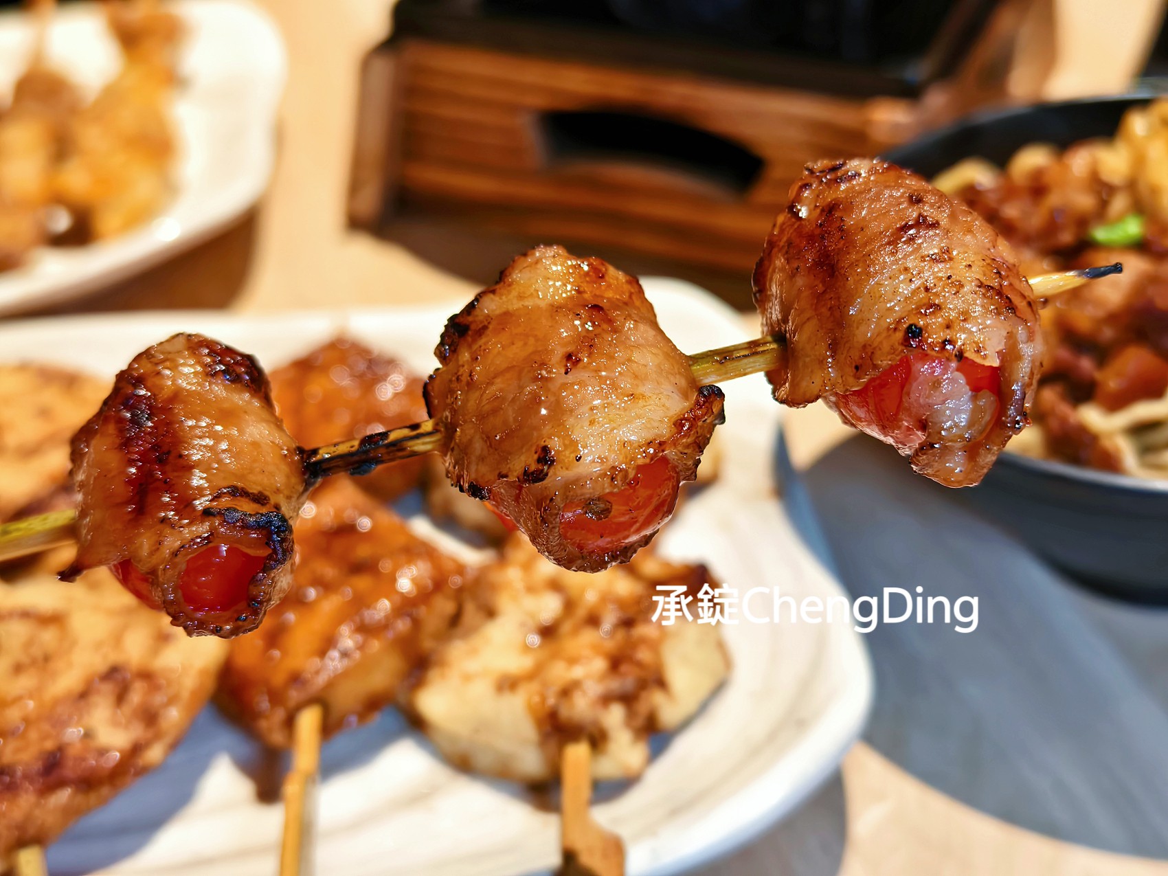 學生推薦【台中逢甲夜市美食】職人級串燒居酒屋「柒息地逢甲店」:五小時熬製烤肉神醬,最低只要19元起! - 第14張圖