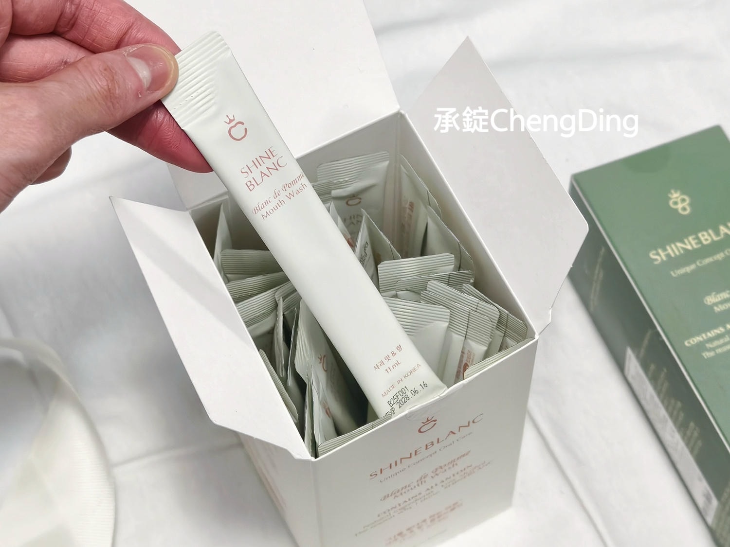 韓國好物推薦【SHINE BLANC 潔淨清新漱口水】麝香葡萄、清新蘋果口味！風靡日韓貴婦圈。