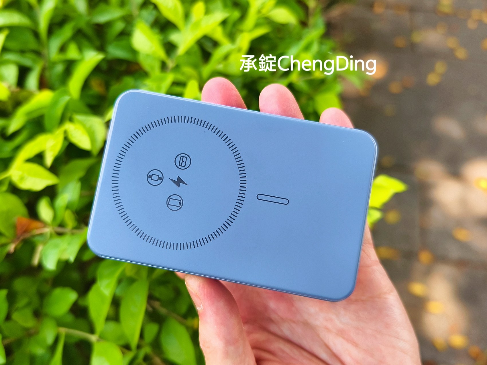 出國行動電源推薦｜POLYBATT PB11 防爆固態行動電源，全台首款「超大LCD液晶螢幕 + AI智能溫控」20年台灣製造品牌！