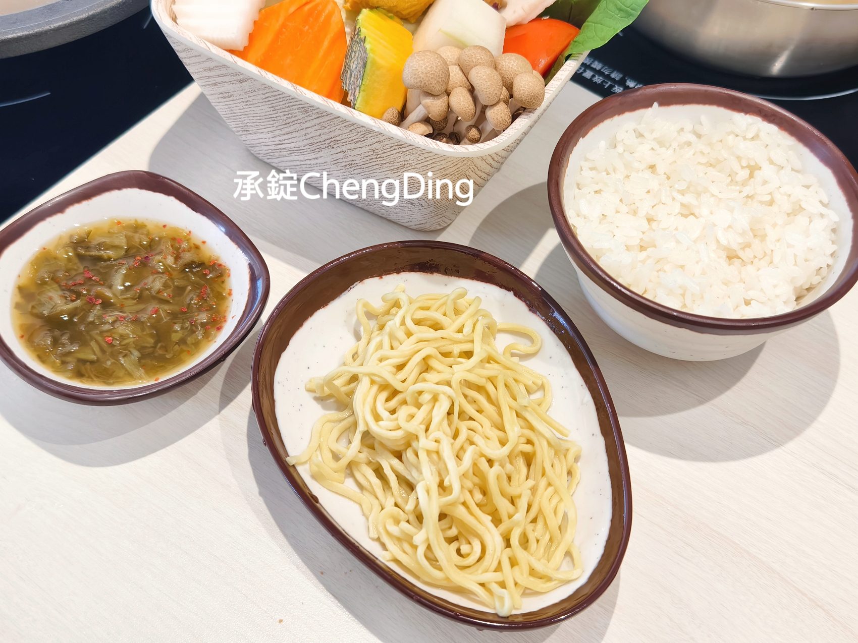 粗吼鍋｜台中北區火鍋推薦！主打正港台式火鍋，石頭鍋、西瓜綿湯底超有特色，高CP值個人火鍋超滿足！