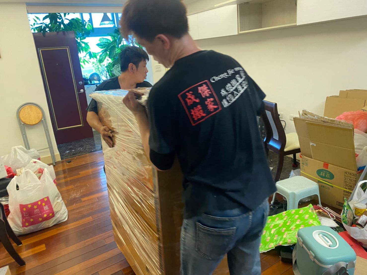 成傑搬家貨運股份有限公司｜全台跨縣市專業搬家打包，固定搬家計費方式，台北/新北搬家公司推薦！