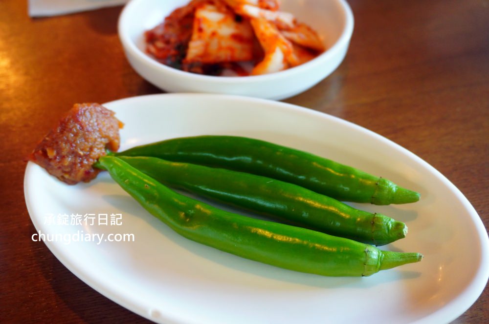 大邱顯忠路站【JOJO刀削麵 조조칼국수】牛奶貝湯、手工刀削麵、海鮮煎餅專賣！前山咖啡街，大邱櫻花楓紅私房景點。