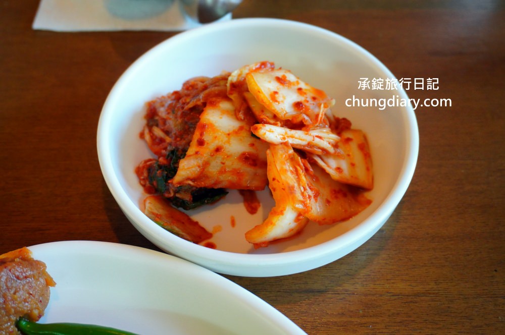 大邱顯忠路站【JOJO刀削麵 조조칼국수】牛奶貝湯、手工刀削麵、海鮮煎餅專賣！前山咖啡街，大邱櫻花楓紅私房景點。