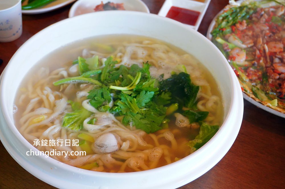 大邱顯忠路站【JOJO刀削麵 조조칼국수】牛奶貝湯、手工刀削麵、海鮮煎餅專賣！前山咖啡街，大邱櫻花楓紅私房景點。