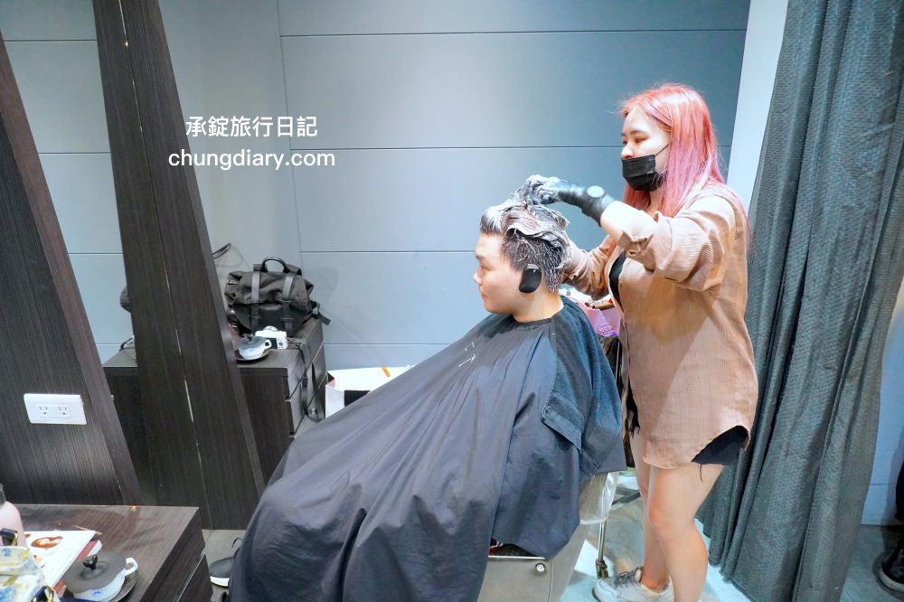 台北中山區髮廊推薦【FIN Hair Salon】2021流行髮色推薦「燕麥奶灰棕」高質感的韓系染髮推薦｜FIN Hair髮廊｜中山區剪髮推薦｜台北中山區網路人氣髮廊｜FIN Hair 男生剪髮｜FIN Hair Salon價格