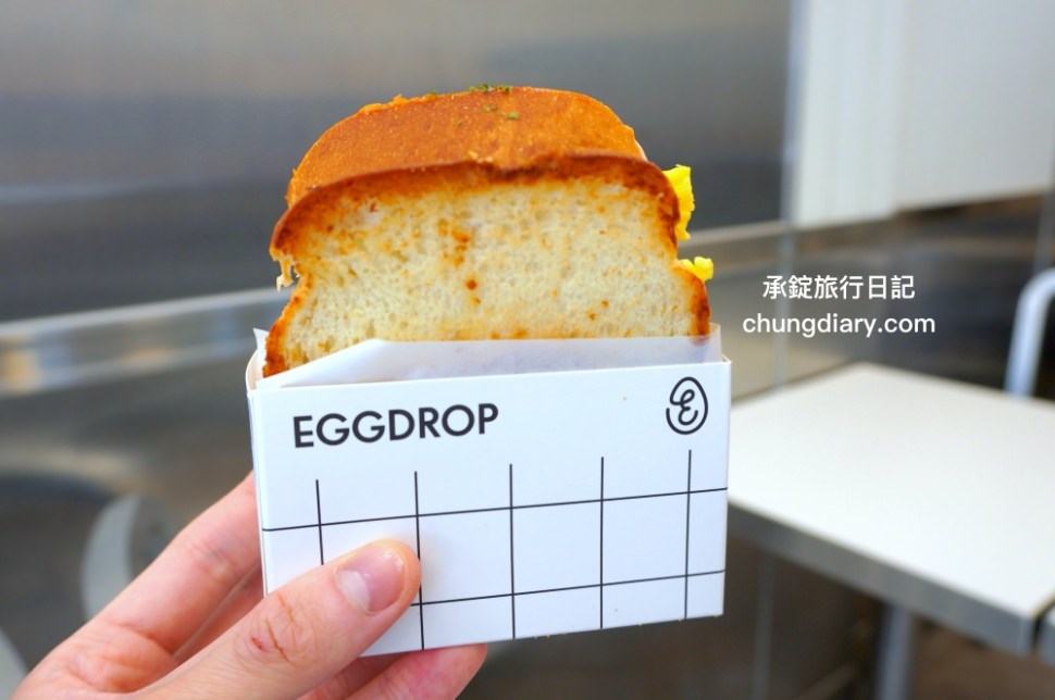 釜山南浦站早餐【EGG DROP 南浦洞店】 爆漿歐姆蛋三明治，軟嫩滑蛋＋特製醬汁＋烤厚片，韓式吐司盒子推薦！