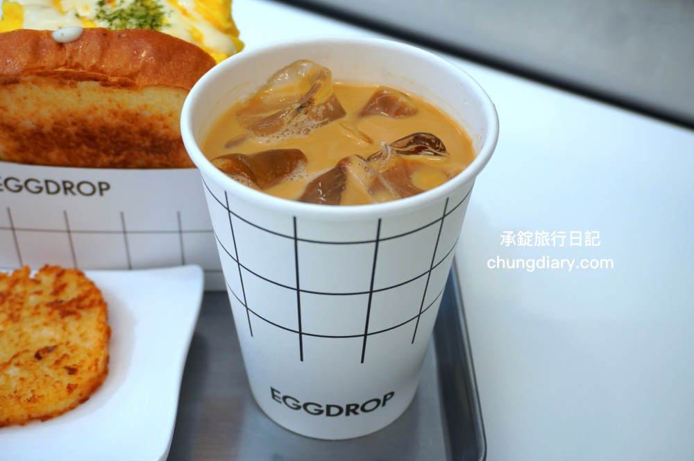 釜山南浦站早餐【EGG DROP 南浦洞店】 爆漿歐姆蛋三明治，軟嫩滑蛋＋特製醬汁＋烤厚片，韓式吐司盒子推薦！