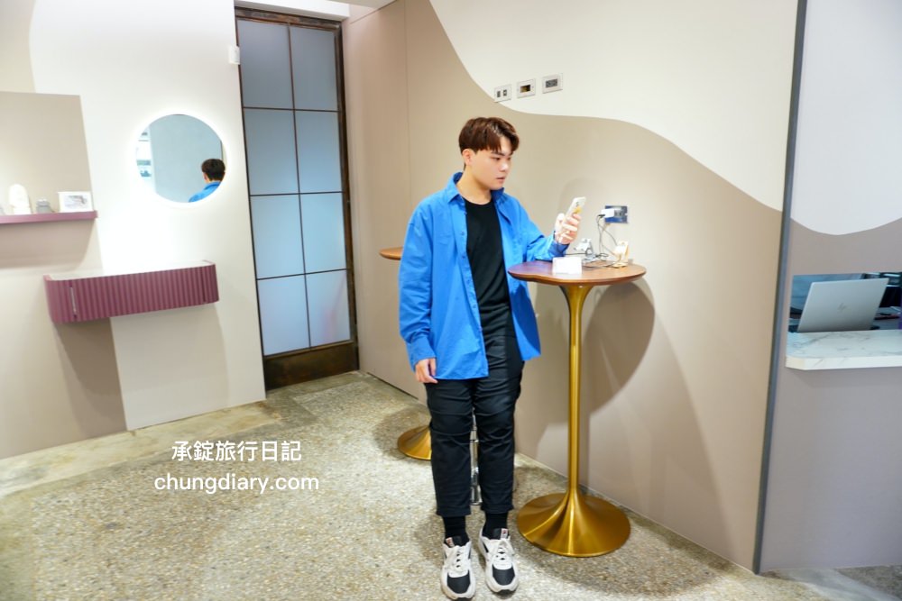 IR飾品台中旗艦店｜老宅X飾品X咖啡店結合，適合你的最幸福，求婚訂婚戒、定情紀念戒指、純銀項鍊、手鍊手環專門品牌！超美超好拍的珠寶飾品店，免費招待請你喝咖啡。