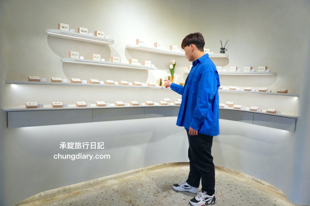 IR飾品台中旗艦店｜老宅X飾品X咖啡店結合，適合你的最幸福，求婚訂婚戒、定情紀念戒指、純銀項鍊、手鍊手環專門品牌！超美超好拍的珠寶飾品店，免費招待請你喝咖啡。