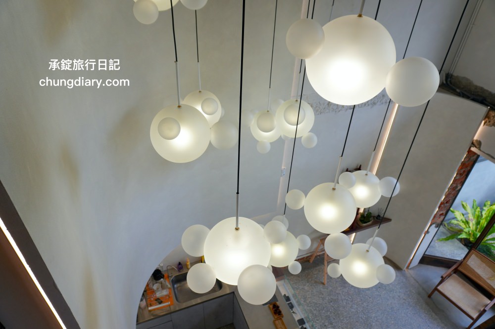 IR飾品台中旗艦店｜老宅X飾品X咖啡店結合，適合你的最幸福，求婚訂婚戒、定情紀念戒指、純銀項鍊、手鍊手環專門品牌！超美超好拍的珠寶飾品店，免費招待請你喝咖啡。