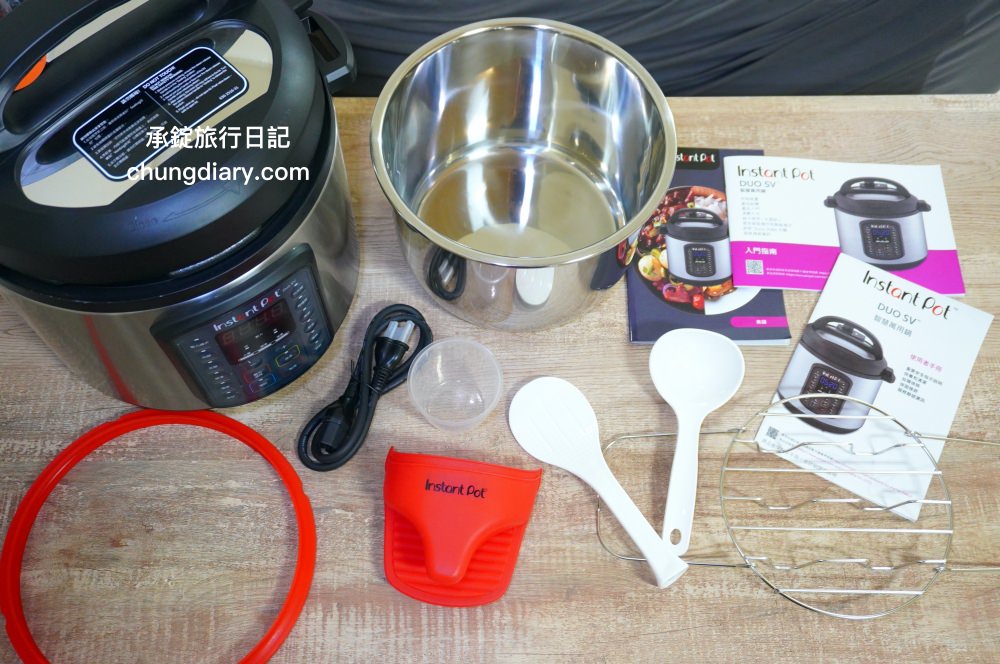 Instant Pot智慧萬用鍋|IP音速鍋|電子壓力鍋開箱,九合一功能,蒸、煮、炒、燉、米飯、舒肥、優格…等一鍋就搞定!食譜參考:蘿蔔玉米排骨湯、可樂雞翅、古早味紅燒肉包生菜。 - 第6張圖 Instant Pot智慧萬用鍋|IP音速鍋|電子壓力鍋開箱,九合一功能,蒸、煮、炒、燉、米飯、舒肥、優格…等一鍋就搞定!食譜參考:蘿蔔玉米排骨湯、可樂雞翅、古早味紅燒肉包生菜。