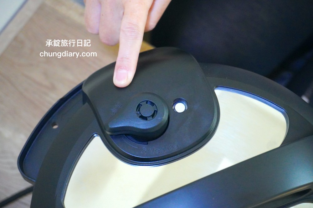 Instant Pot智慧萬用鍋|IP音速鍋|電子壓力鍋開箱,九合一功能,蒸、煮、炒、燉、米飯、舒肥、優格…等一鍋就搞定!食譜參考:蘿蔔玉米排骨湯、可樂雞翅、古早味紅燒肉包生菜。 - 第9張圖 Instant Pot智慧萬用鍋|IP音速鍋|電子壓力鍋開箱,九合一功能,蒸、煮、炒、燉、米飯、舒肥、優格…等一鍋就搞定!食譜參考:蘿蔔玉米排骨湯、可樂雞翅、古早味紅燒肉包生菜。