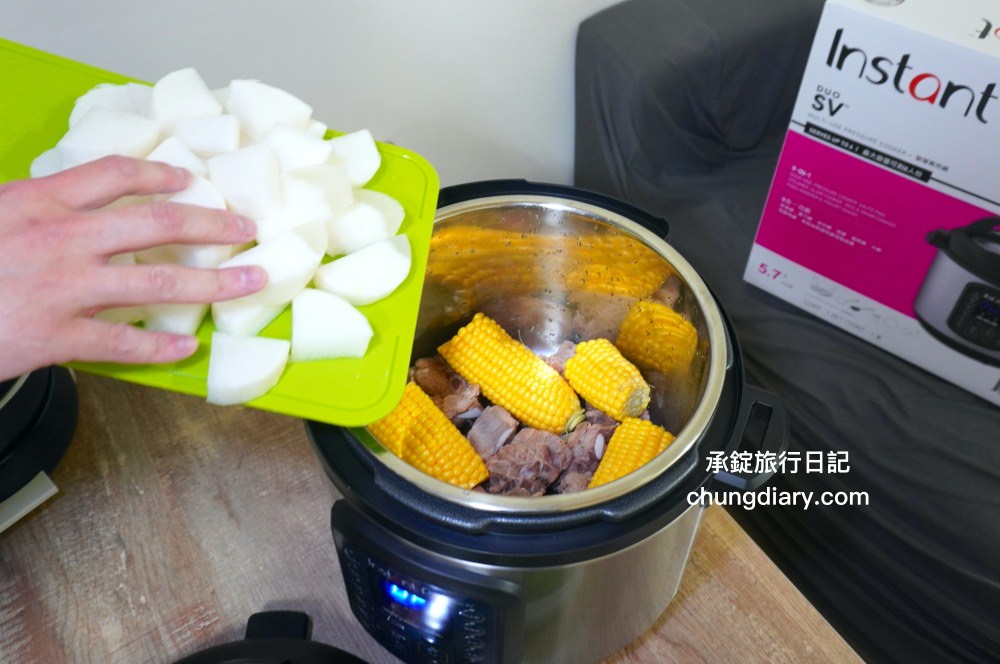 Instant Pot智慧萬用鍋|IP音速鍋|電子壓力鍋開箱,九合一功能,蒸、煮、炒、燉、米飯、舒肥、優格…等一鍋就搞定!食譜參考:蘿蔔玉米排骨湯、可樂雞翅、古早味紅燒肉包生菜。 - 第18張圖 Instant Pot智慧萬用鍋|IP音速鍋|電子壓力鍋開箱,九合一功能,蒸、煮、炒、燉、米飯、舒肥、優格…等一鍋就搞定!食譜參考:蘿蔔玉米排骨湯、可樂雞翅、古早味紅燒肉包生菜。