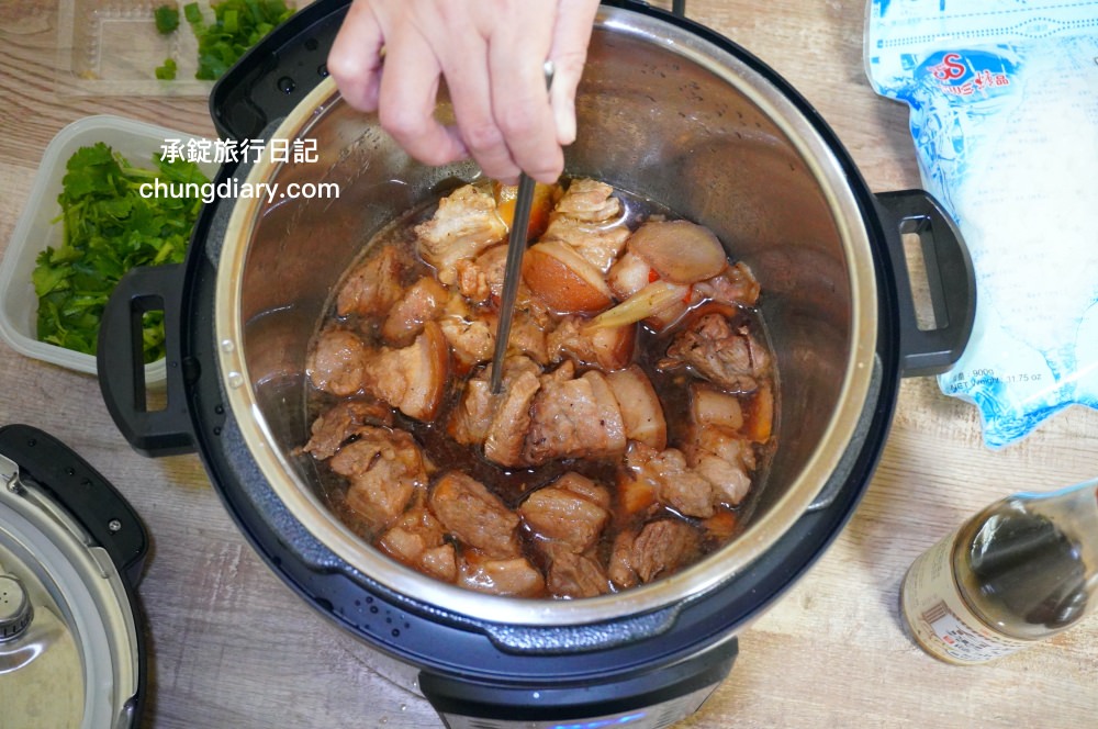 Instant Pot智慧萬用鍋|IP音速鍋|電子壓力鍋開箱,九合一功能,蒸、煮、炒、燉、米飯、舒肥、優格…等一鍋就搞定!食譜參考:蘿蔔玉米排骨湯、可樂雞翅、古早味紅燒肉包生菜。 - 第36張圖 Instant Pot智慧萬用鍋|IP音速鍋|電子壓力鍋開箱,九合一功能,蒸、煮、炒、燉、米飯、舒肥、優格…等一鍋就搞定!食譜參考:蘿蔔玉米排骨湯、可樂雞翅、古早味紅燒肉包生菜。