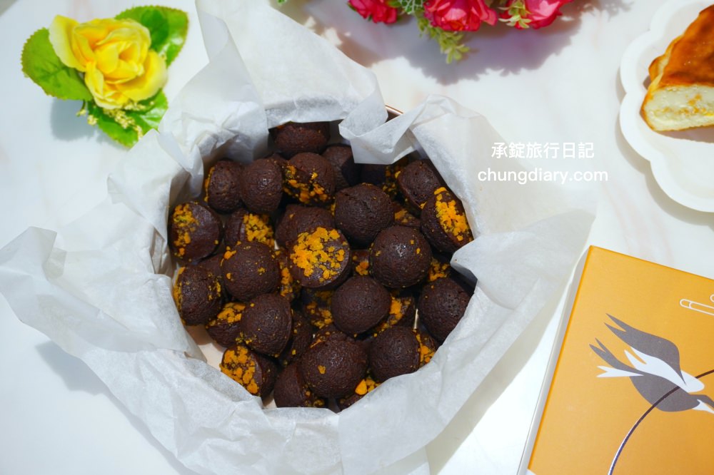 台中蛋黃酥推薦【JL手作烘焙】大里甜點麵包工作坊，金沙控最愛！鹹蛋黃系列甜品，佶利蛋行自產紅土鹹鴨蛋。