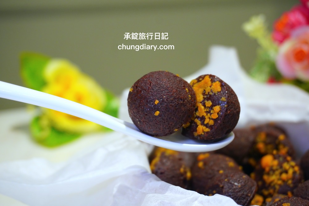 台中蛋黃酥推薦【JL手作烘焙】大里甜點麵包工作坊，金沙控最愛！鹹蛋黃系列甜品，佶利蛋行自產紅土鹹鴨蛋。