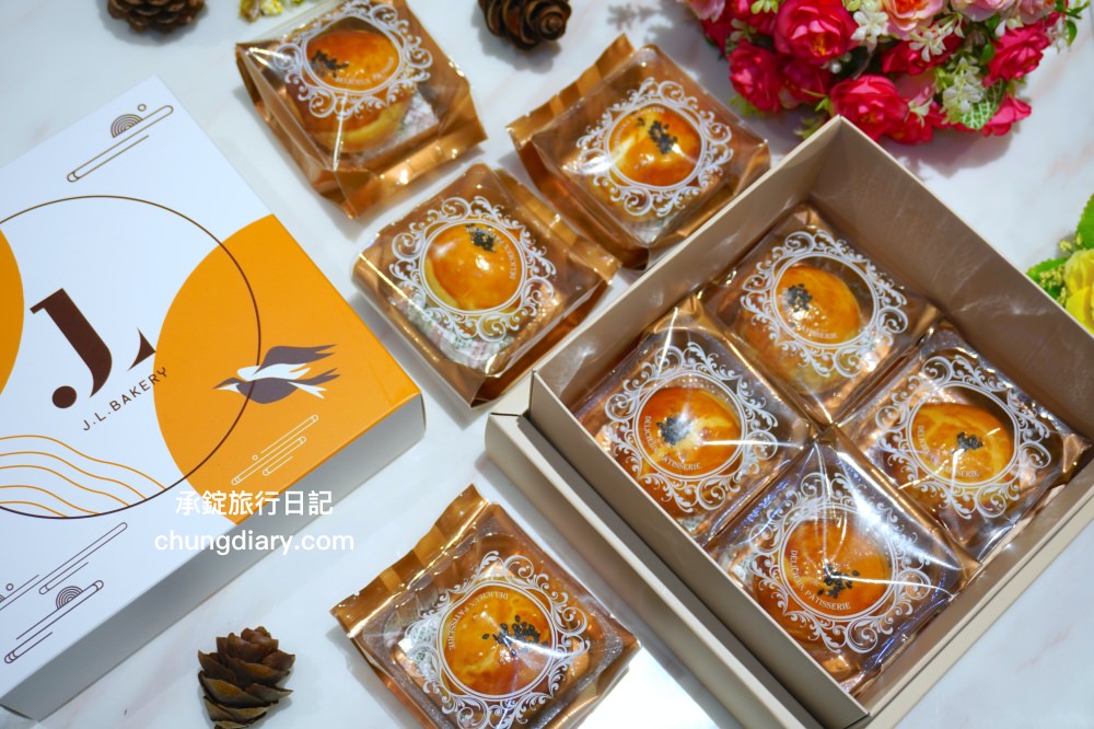 台中蛋黃酥推薦【JL手作烘焙】大里甜點麵包工作坊，金沙控最愛！鹹蛋黃系列甜品，佶利蛋行自產紅土鹹鴨蛋。