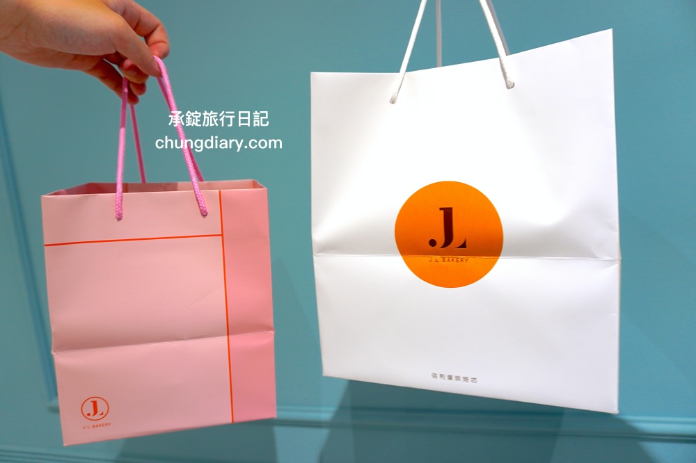 台中蛋黃酥推薦【JL手作烘焙】大里甜點麵包工作坊，金沙控最愛！鹹蛋黃系列甜品，佶利蛋行自產紅土鹹鴨蛋。