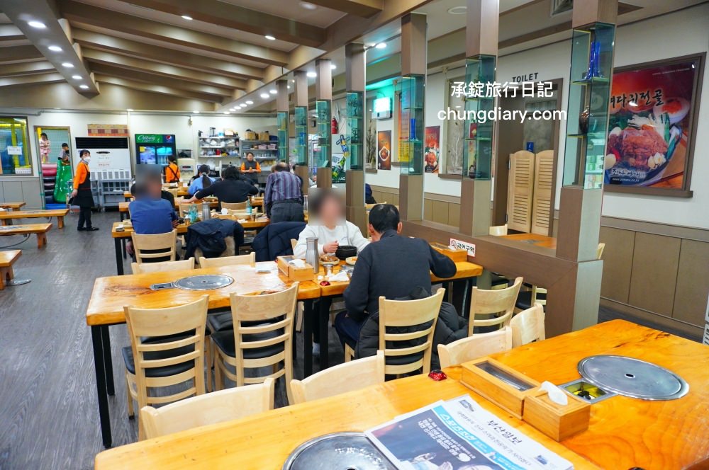 釜山排骨解酒湯專賣店【JOMARU 豬骨釜山總店 조마루뼈다귀 부산본점】24小時營業!一個人也可以來吃的餐廳,釜山水營站美食推薦。 - 第7張圖 釜山排骨解酒湯專賣店【JOMARU 豬骨釜山總店 조마루뼈다귀 부산본점】24小時營業!一個人也可以來吃的餐廳,釜山水營站美食推薦。