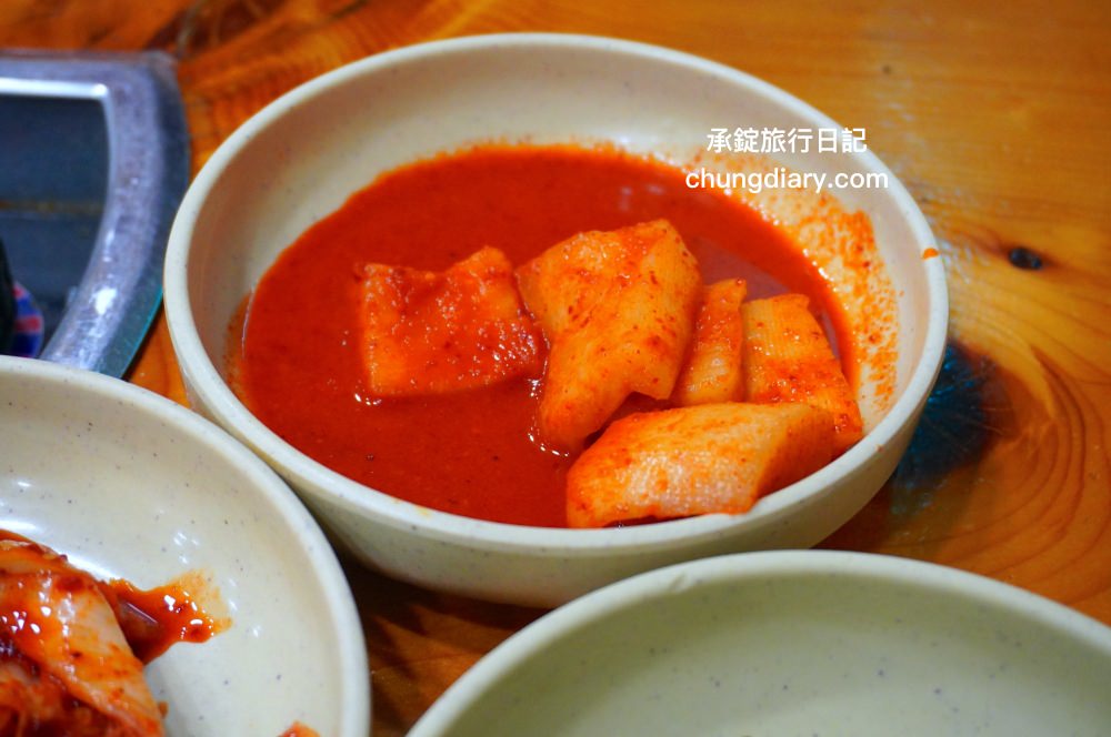 釜山排骨解酒湯專賣店【JOMARU 豬骨釜山總店 조마루뼈다귀 부산본점】24小時營業!一個人也可以來吃的餐廳,釜山水營站美食推薦。 - 第13張圖 釜山排骨解酒湯專賣店【JOMARU 豬骨釜山總店 조마루뼈다귀 부산본점】24小時營業!一個人也可以來吃的餐廳,釜山水營站美食推薦。