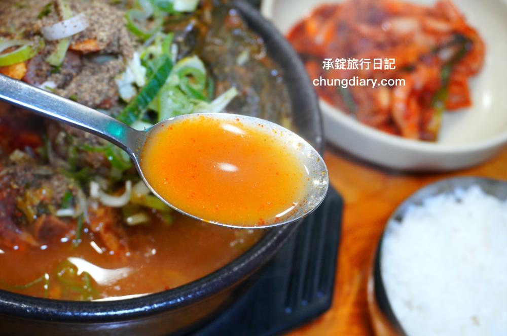 釜山排骨解酒湯專賣店【JOMARU 豬骨釜山總店 조마루뼈다귀 부산본점】24小時營業!一個人也可以來吃的餐廳,釜山水營站美食推薦。 - 第20張圖 釜山排骨解酒湯專賣店【JOMARU 豬骨釜山總店 조마루뼈다귀 부산본점】24小時營業!一個人也可以來吃的餐廳,釜山水營站美食推薦。