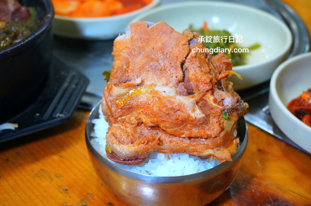 釜山排骨解酒湯專賣店【JOMARU 豬骨釜山總店 조마루뼈다귀 부산본점】24小時營業!一個人也可以來吃的餐廳,釜山水營站美食推薦。 - 第24張圖 釜山排骨解酒湯專賣店【JOMARU 豬骨釜山總店 조마루뼈다귀 부산본점】24小時營業!一個人也可以來吃的餐廳,釜山水營站美食推薦。