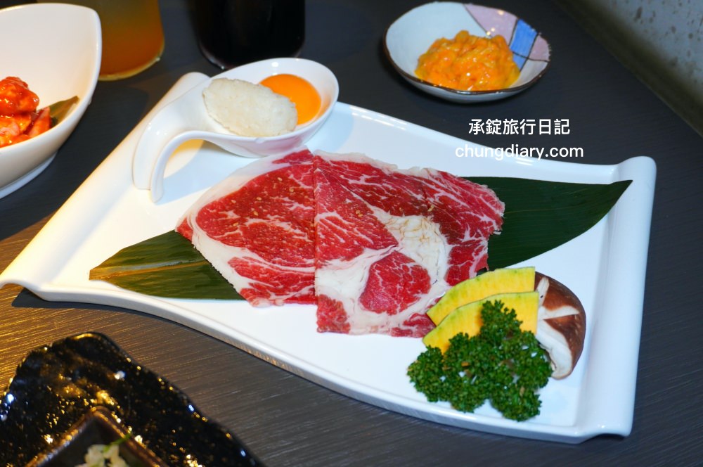NikuNiku肉肉燒肉朝馬店｜台中寵物友善餐廳，免費提供給狗狗吃的肉肉大餐！帶毛小孩一起來台中燒肉推薦。