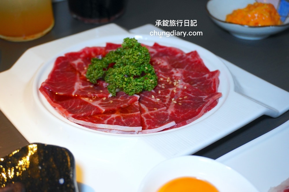 NikuNiku肉肉燒肉朝馬店｜台中寵物友善餐廳，免費提供給狗狗吃的肉肉大餐！帶毛小孩一起來台中燒肉推薦。