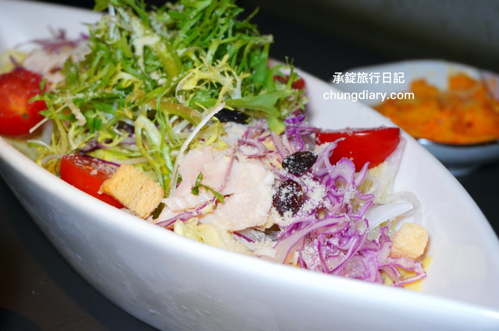 NikuNiku肉肉燒肉朝馬店｜台中寵物友善餐廳，免費提供給狗狗吃的肉肉大餐！帶毛小孩一起來台中燒肉推薦。