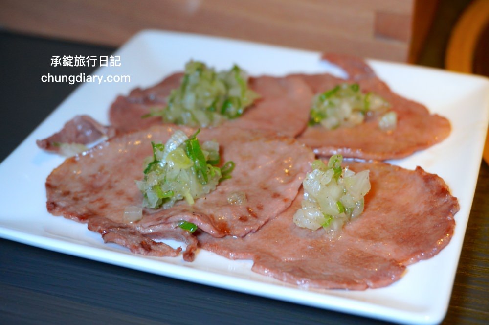 NikuNiku肉肉燒肉朝馬店｜台中寵物友善餐廳，免費提供給狗狗吃的肉肉大餐！帶毛小孩一起來台中燒肉推薦。