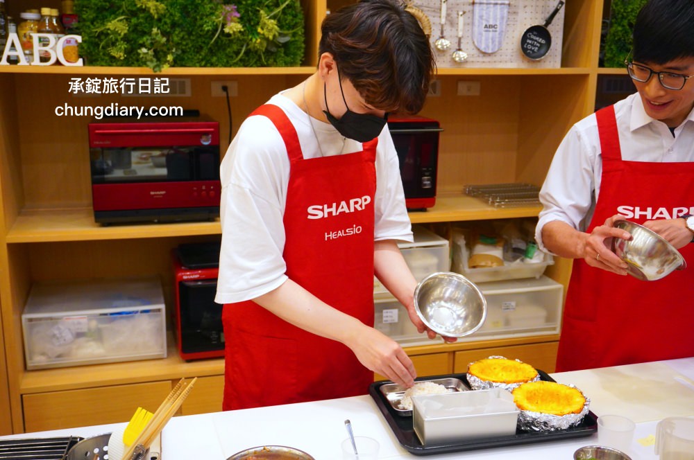 夏普HEALSIO水波爐｜一機多用「蒸、煮、炒、炸、烤、微波、舒肥」智慧烹調，ABC Cooking 南港廚藝教室，料理推薦：泰式街頭小吃、炙燒牛小排。