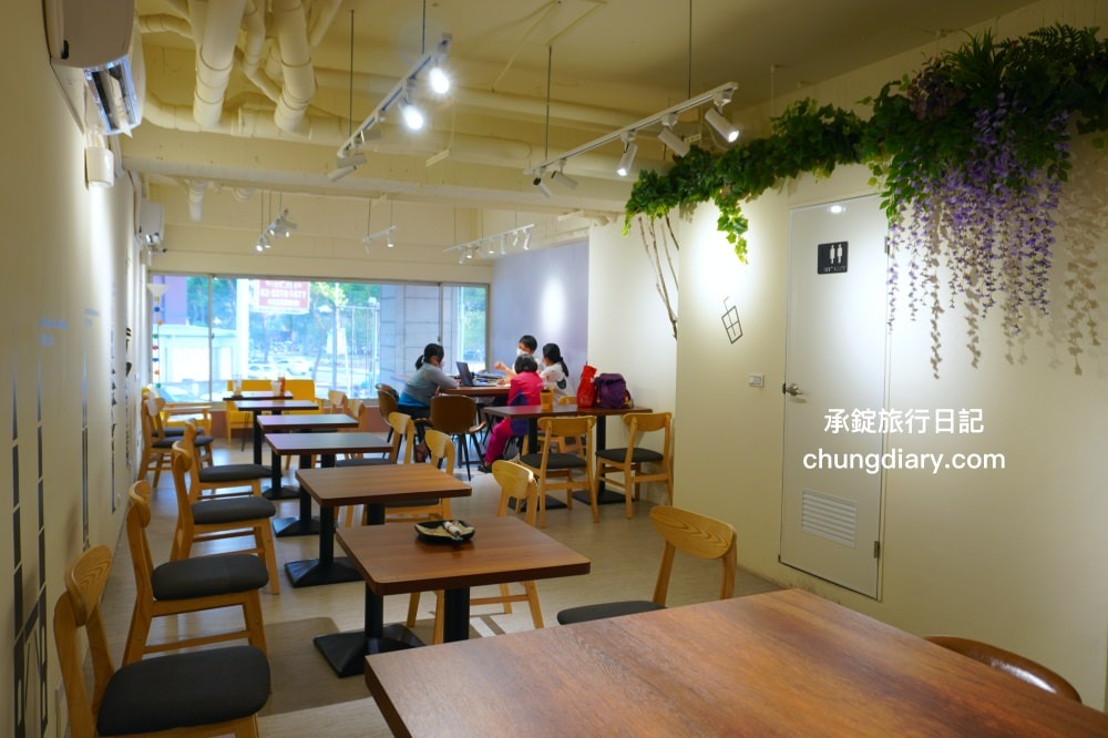 SipSip栩栩茶｜台中南區忠明南路手搖飲料店，主打使用100%原葉茶、自己熬煮的蔗糖！無添加香精、香料、健康實在讓你喝上一杯好茶。