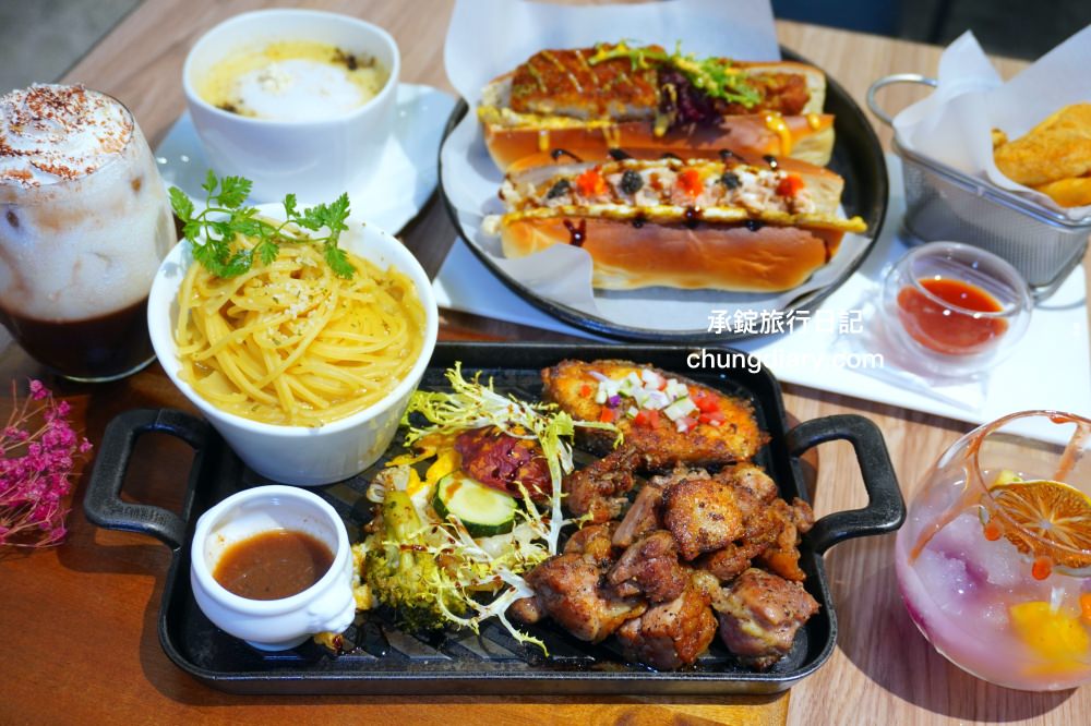 台中大里【WPAPA Teppanyaki Brunch 鐵板料理早午餐】前夏慕尼主廚掌廚料理，份量十足，法式高檔早午餐推薦！櫻桃鴨腿鱈魚鐵板麵、特製炸・烤鮮奶饅頭堡。