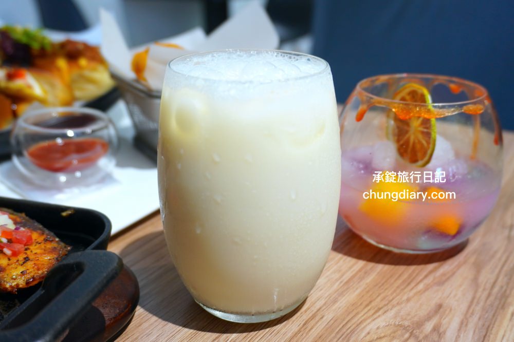 台中大里【WPAPA Teppanyaki Brunch 鐵板料理早午餐】前夏慕尼主廚掌廚料理，份量十足，法式高檔早午餐推薦！櫻桃鴨腿鱈魚鐵板麵、特製炸・烤鮮奶饅頭堡。