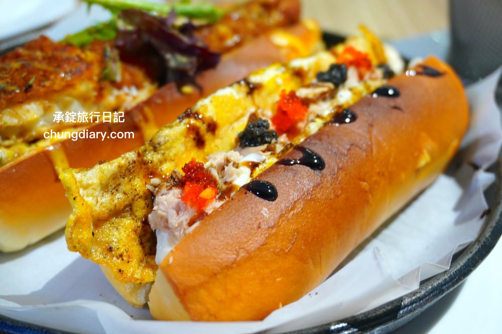 台中大里【WPAPA Teppanyaki Brunch 鐵板料理早午餐】前夏慕尼主廚掌廚料理，份量十足，法式高檔早午餐推薦！櫻桃鴨腿鱈魚鐵板麵、特製炸・烤鮮奶饅頭堡。