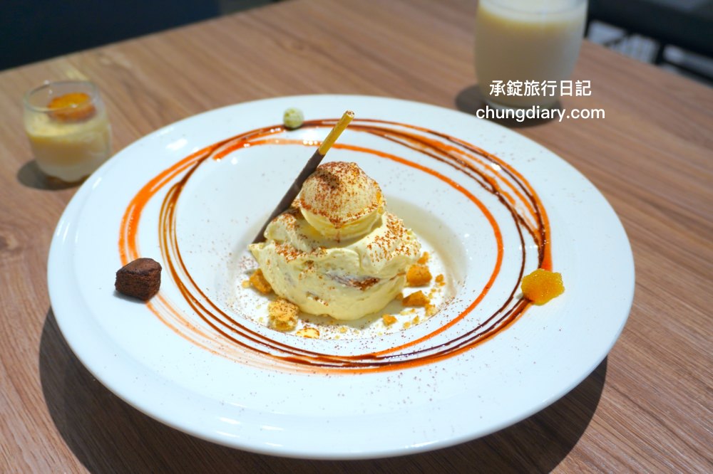 台中大里【WPAPA Teppanyaki Brunch 鐵板料理早午餐】前夏慕尼主廚掌廚料理，份量十足，法式高檔早午餐推薦！櫻桃鴨腿鱈魚鐵板麵、特製炸・烤鮮奶饅頭堡。