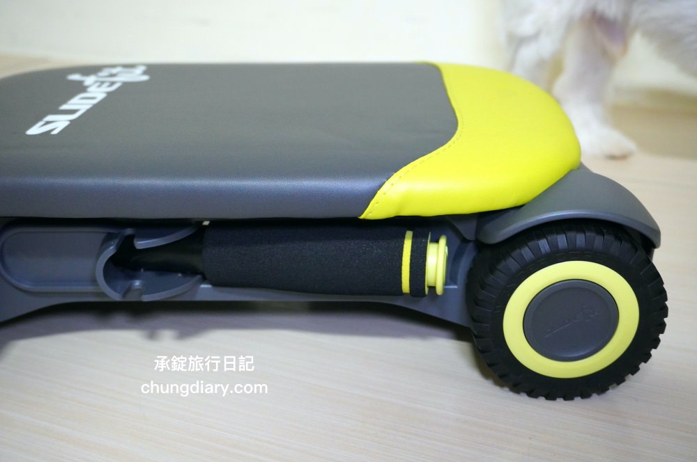 居家運動器材【Wonder Core Slide Fit 健身滑板】核心健身器材推薦，深蹲、捲腹、健腹輪一氣呵成！30 多種以上動作變化，針對不同部位加強訓練。