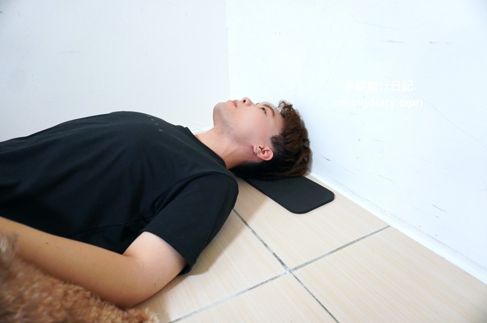 居家運動器材【Wonder Core Slide Fit 健身滑板】核心健身器材推薦，深蹲、捲腹、健腹輪一氣呵成！30 多種以上動作變化，針對不同部位加強訓練。