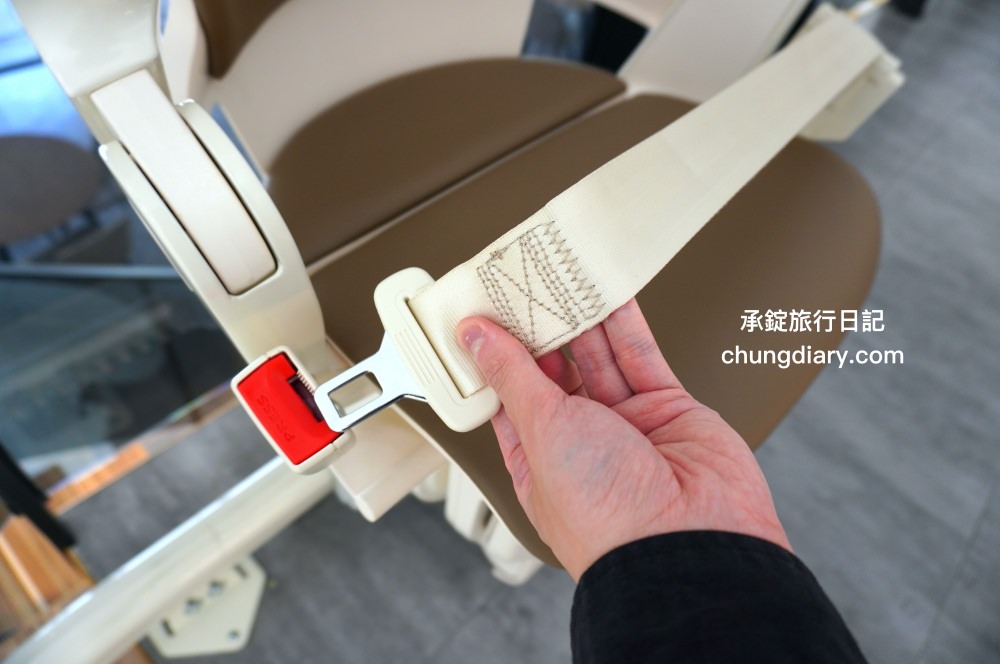泓電樓梯升降椅—彰化門市｜Otolift Modul Air Smart 彎曲型樓梯升降椅DSC03344