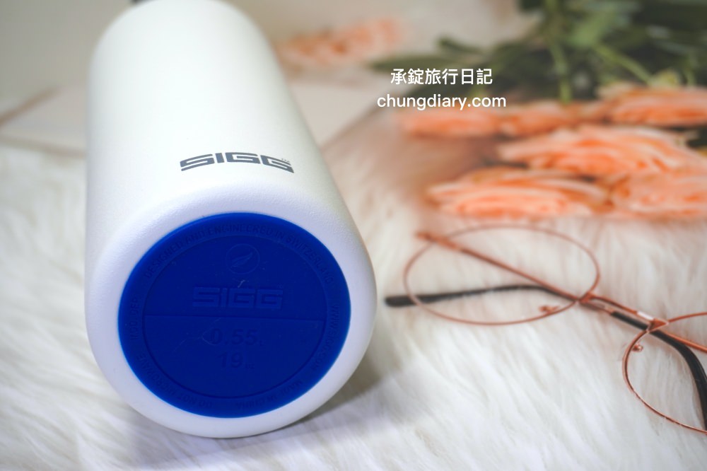 瑞士百年 SIGG 彈蓋輕量保溫瓶DSC00667